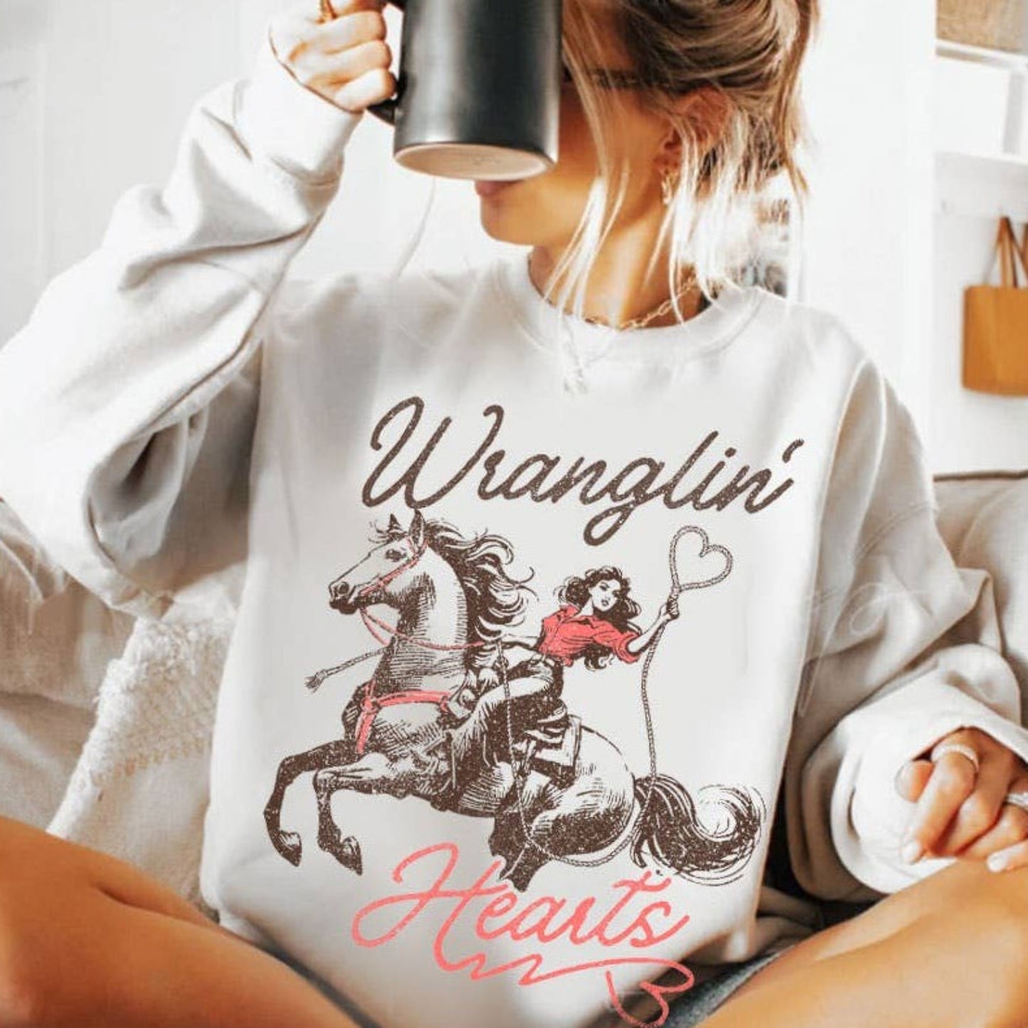 WRANGLIN HEARTS MINERAL GRAPHIC SWEATSHIRTS
