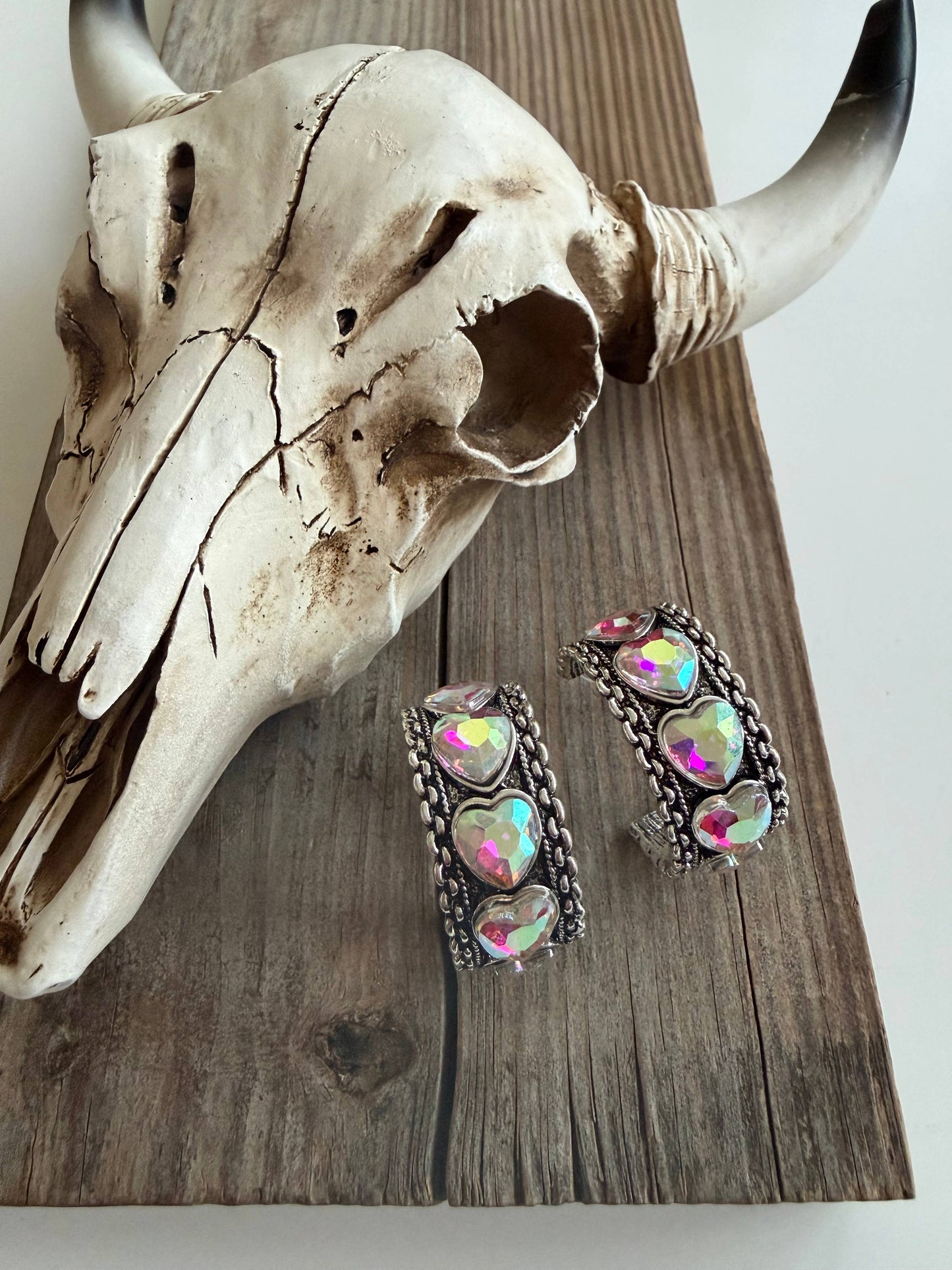 1.50“ Western Style Heart Stone Open Hoop Earrings