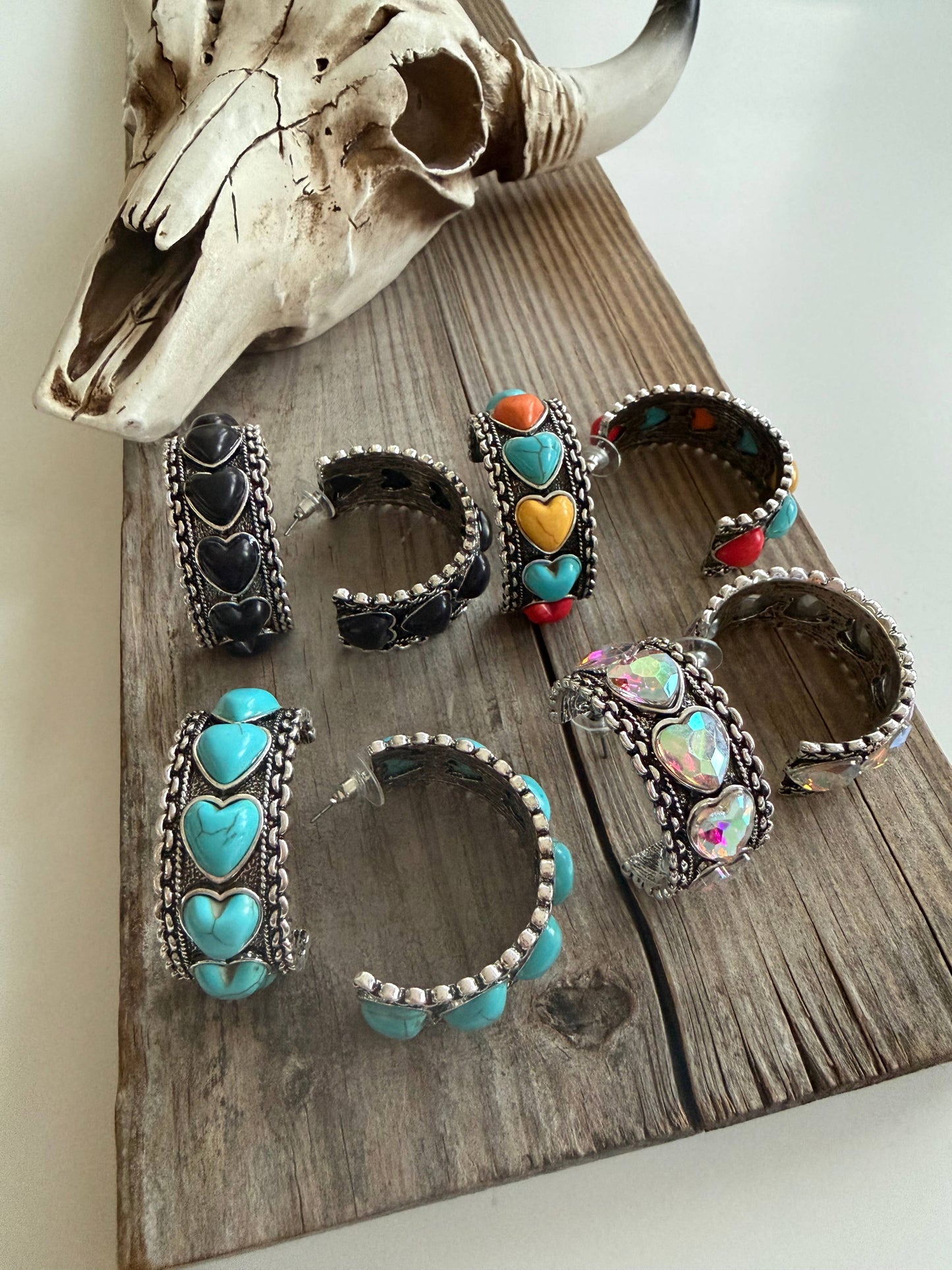 1.50“ Western Style Heart Stone Open Hoop Earrings 