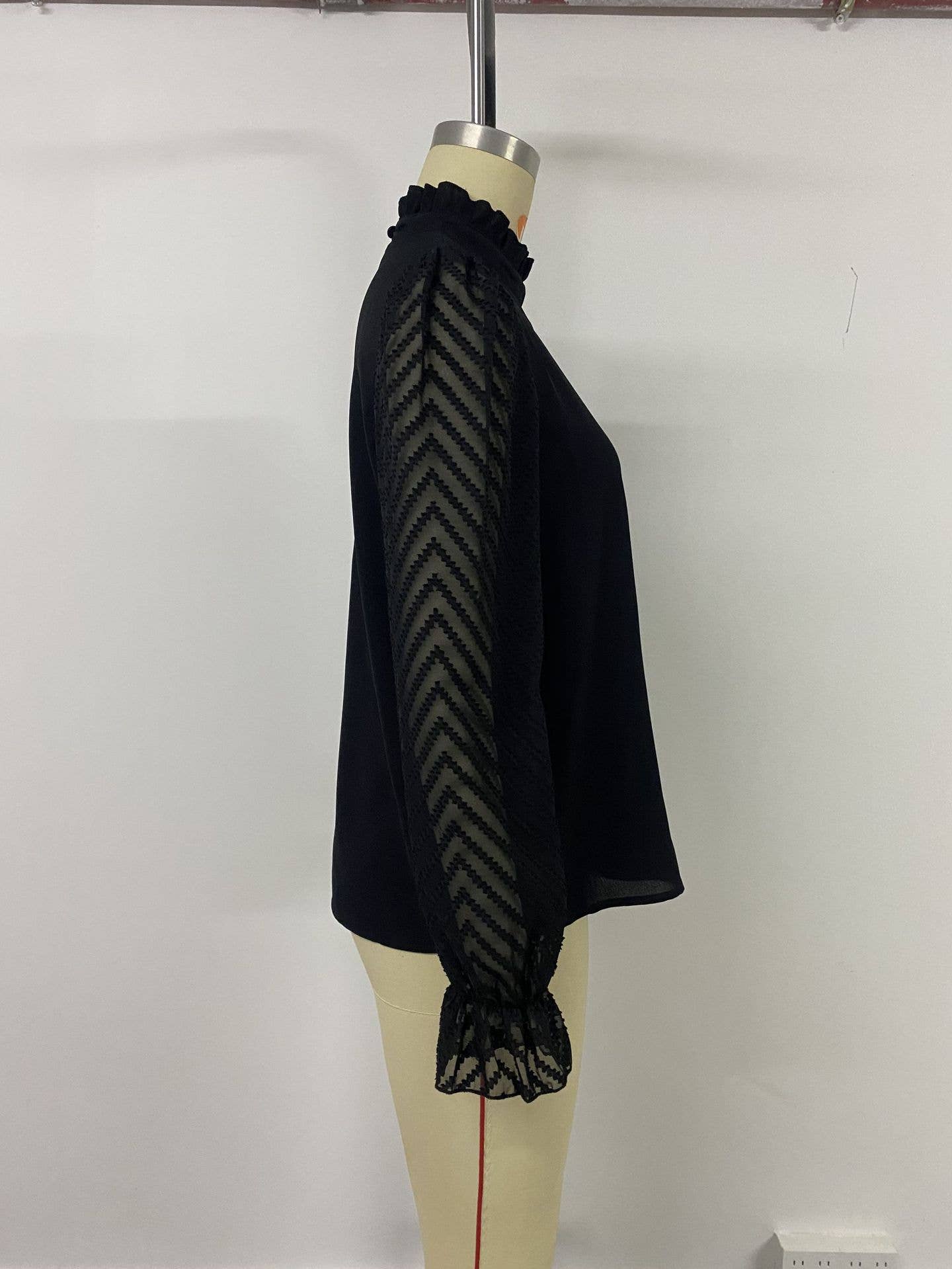 Puffed-sleeve semi-high-neck solid-color shirt