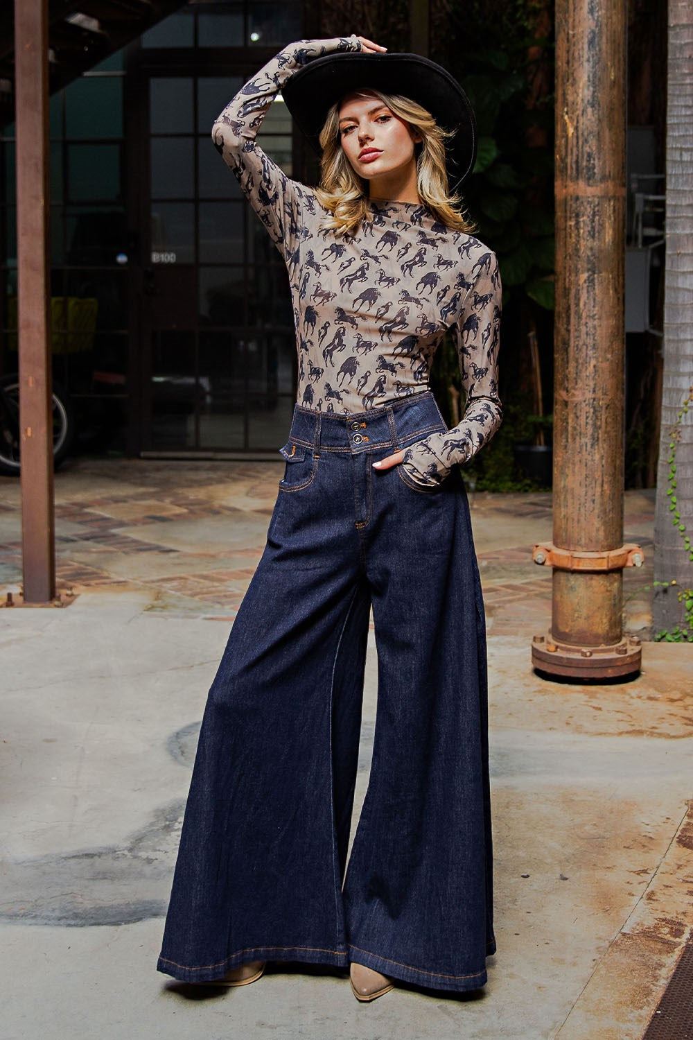 Mesh Western Horse Graphic Mock Neck Top ✨