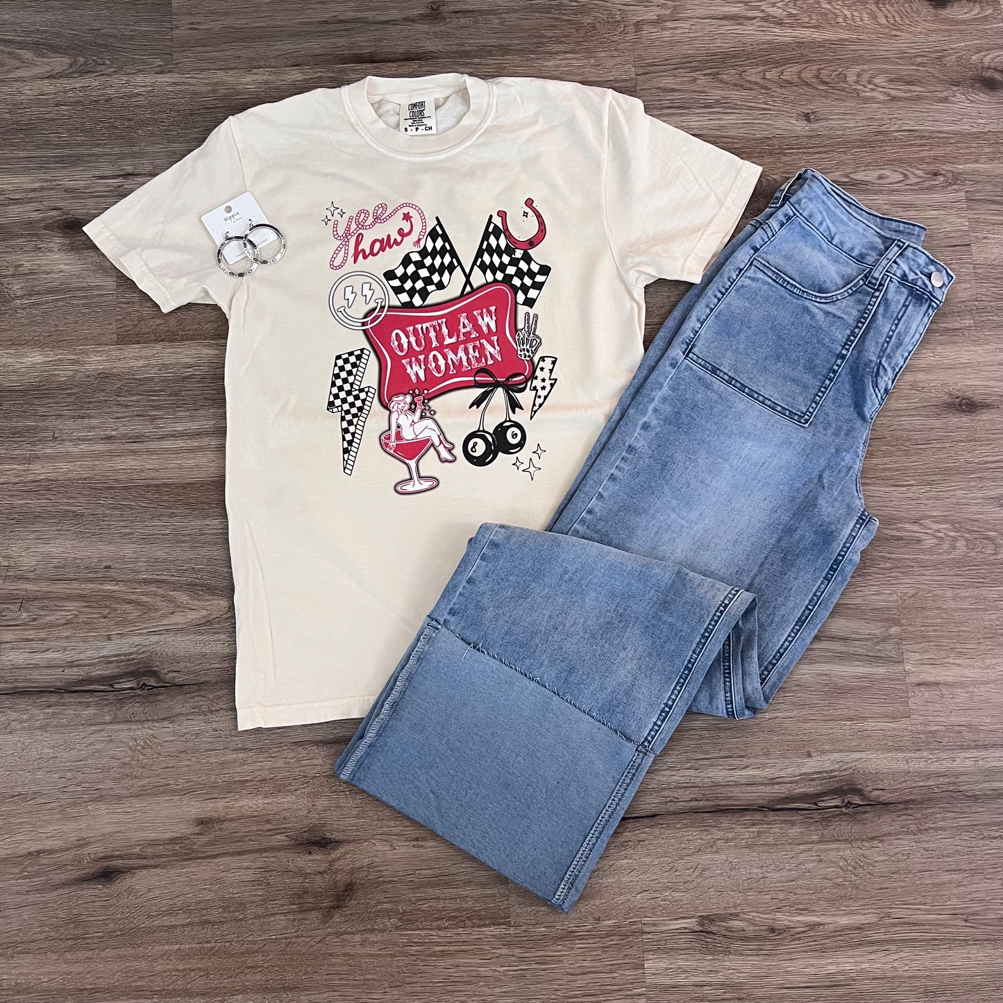 Outlaw Women | Yeehaw | Western | Cowgirl | Tshirt