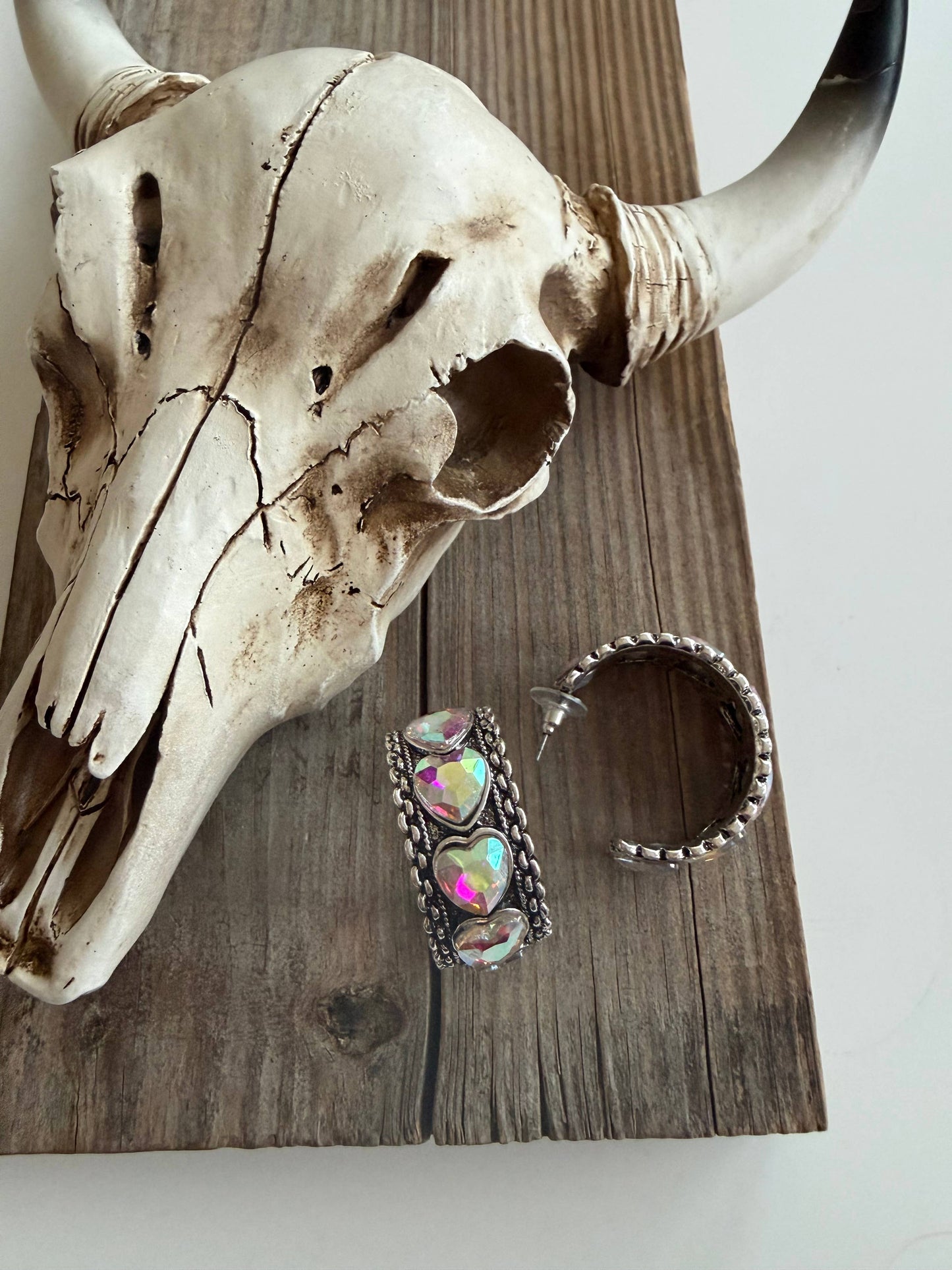 1.50“ Western Style Heart Stone Open Hoop Earrings 