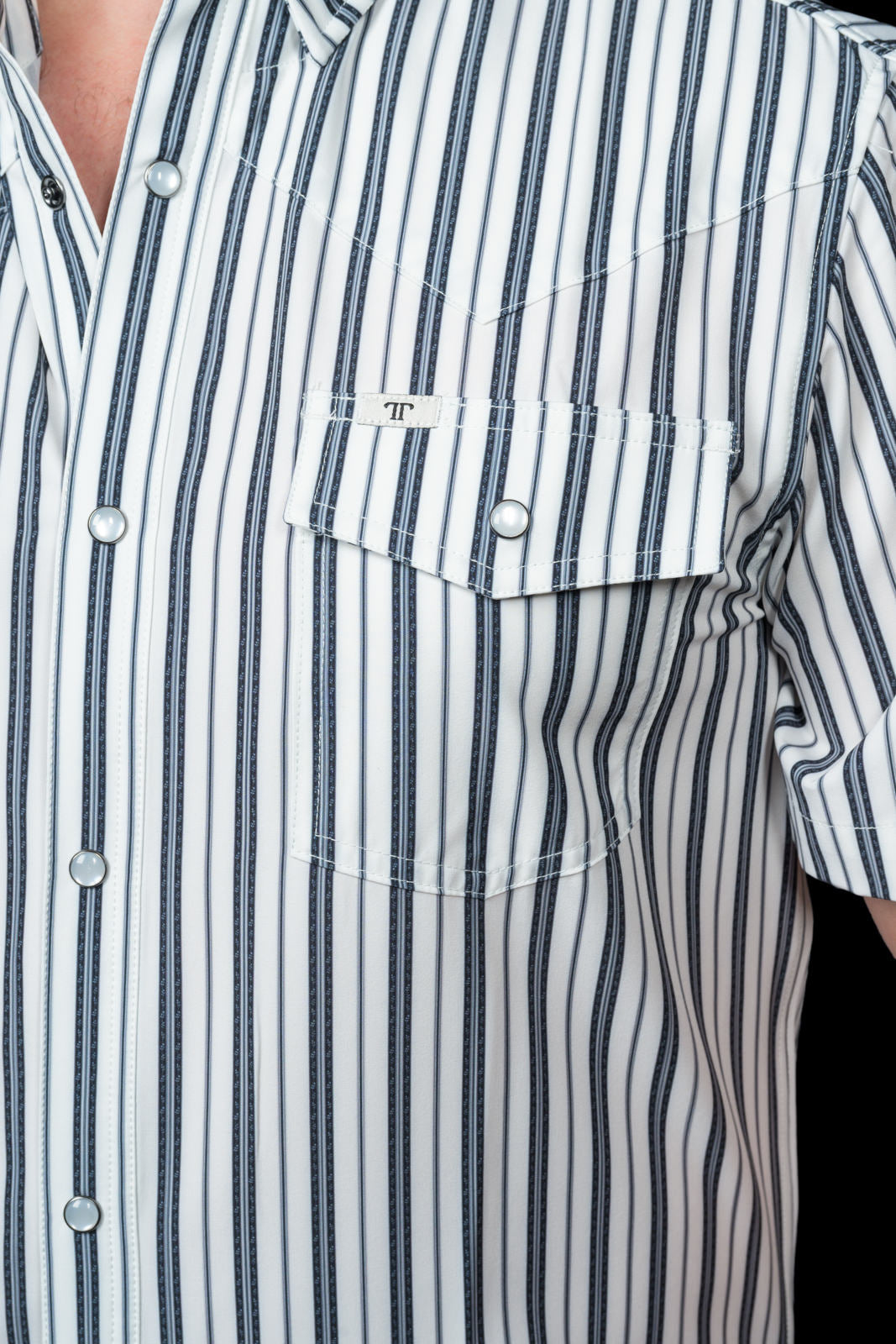 THE JACK SHORT SLEEVE PEARL SNAP SHIRT IN BLACK